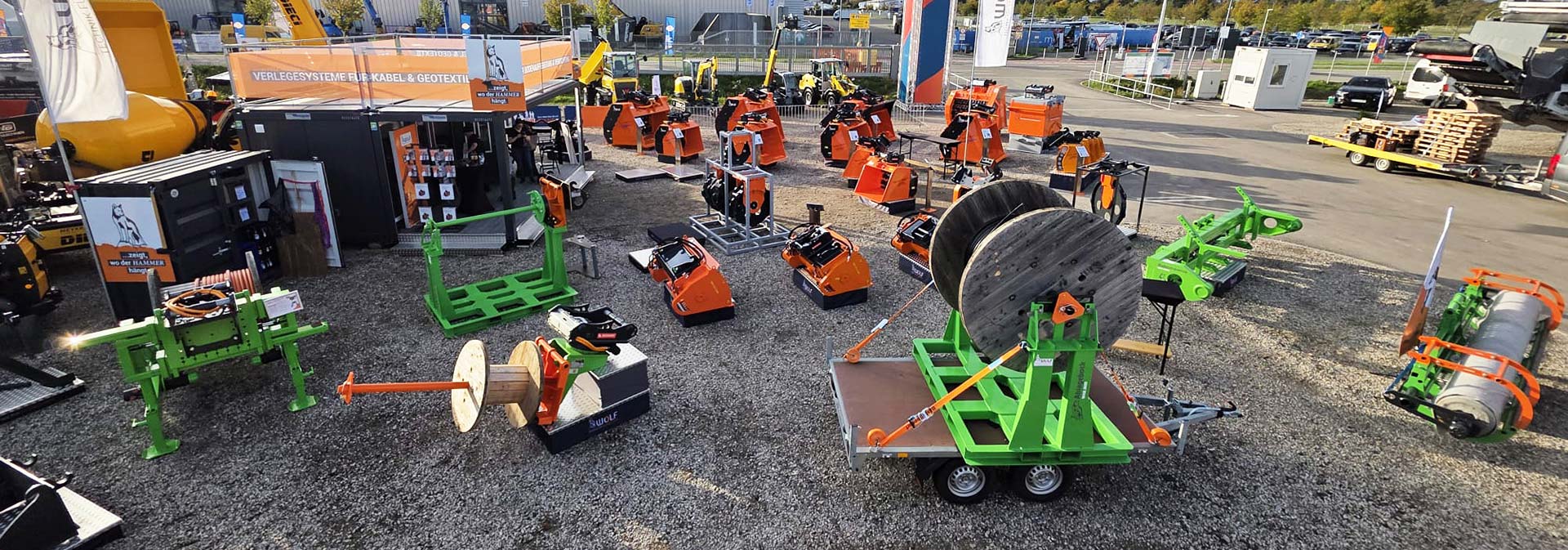 Wolf Verlegesysteme - Anbaugerät zum Transportieren, Laden und Abspulen von Kabeltrommeln und Rollen