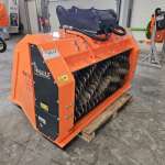 Separator TSC.153 zum Feinabsieben von Oberboden, Absieben von Steinen, Ästen, Grasnarbe etc. Separator TSC.153 zum Feinabsieben von Oberboden, Absieben von Steinen, Ästen, Grasnarbe etc.