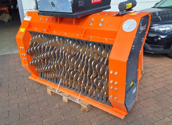 Separator TSC.154 zum Feinabsieben von Oberboden,Körnung 0-20/25mm - Adapter Bagger und Radlader kombiniert anbaubar