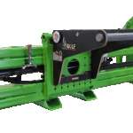 Rollentraverse zur einfachen Handhabung und Verlegung von Rollenmaterial von 4 bis 7,5 m breite und bis 3000 Kg